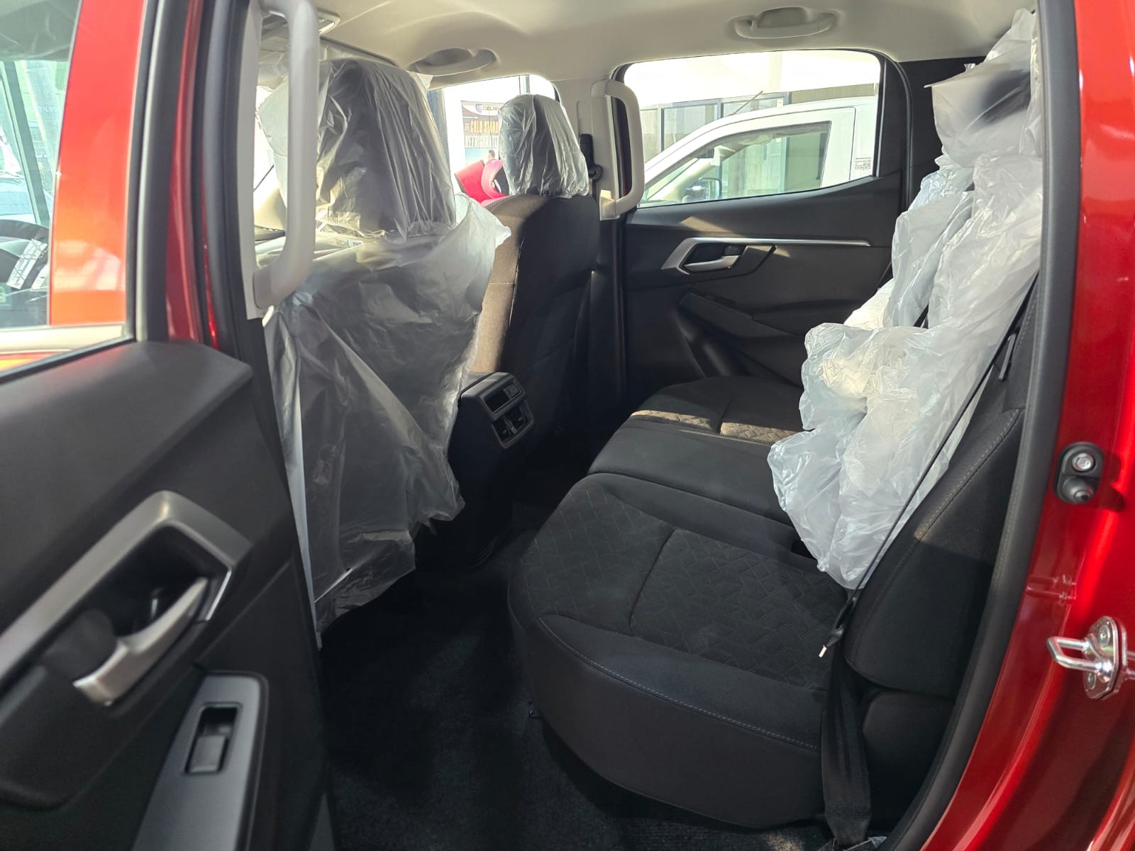 2027 ISUZU D-MAX DOUBLE CAB LS-A 3.0 2WD AT Red image 20