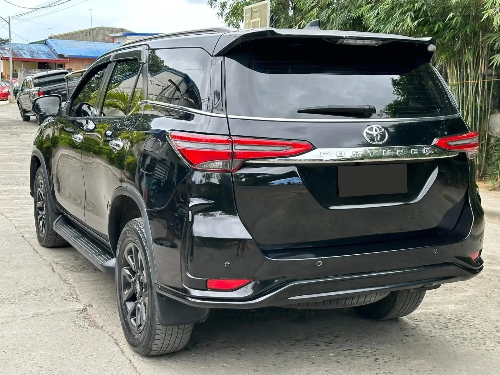 2027 TOYOTA FORTUNER SUV V 2.4 2WD AT Black image 5