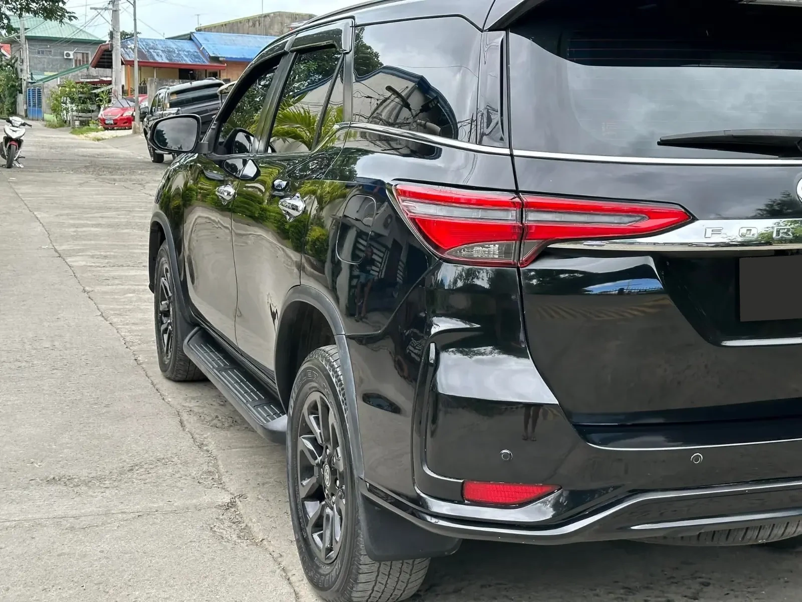 2027 TOYOTA FORTUNER SUV V 2.4 2WD AT Black image 15