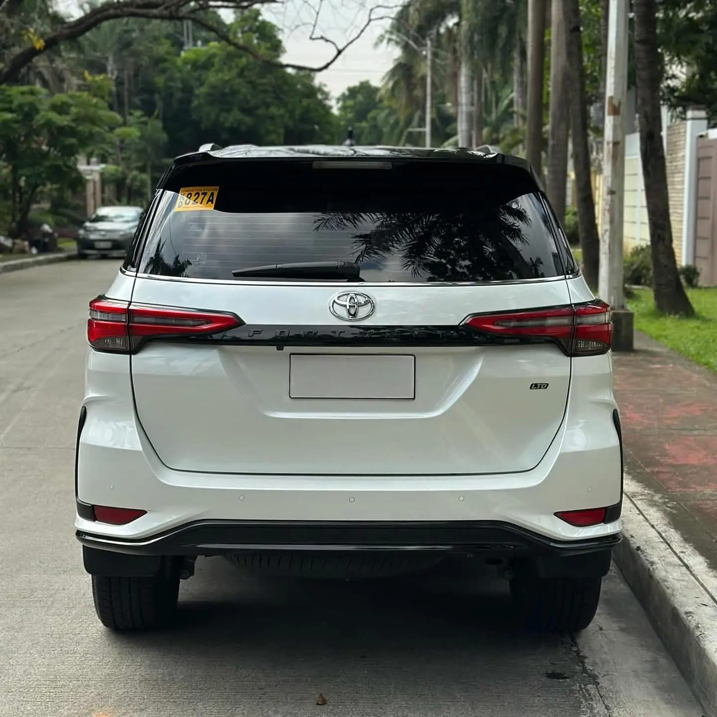2027 TOYOTA FORTUNER SUV LTD 2.8 2WD AT White image 5