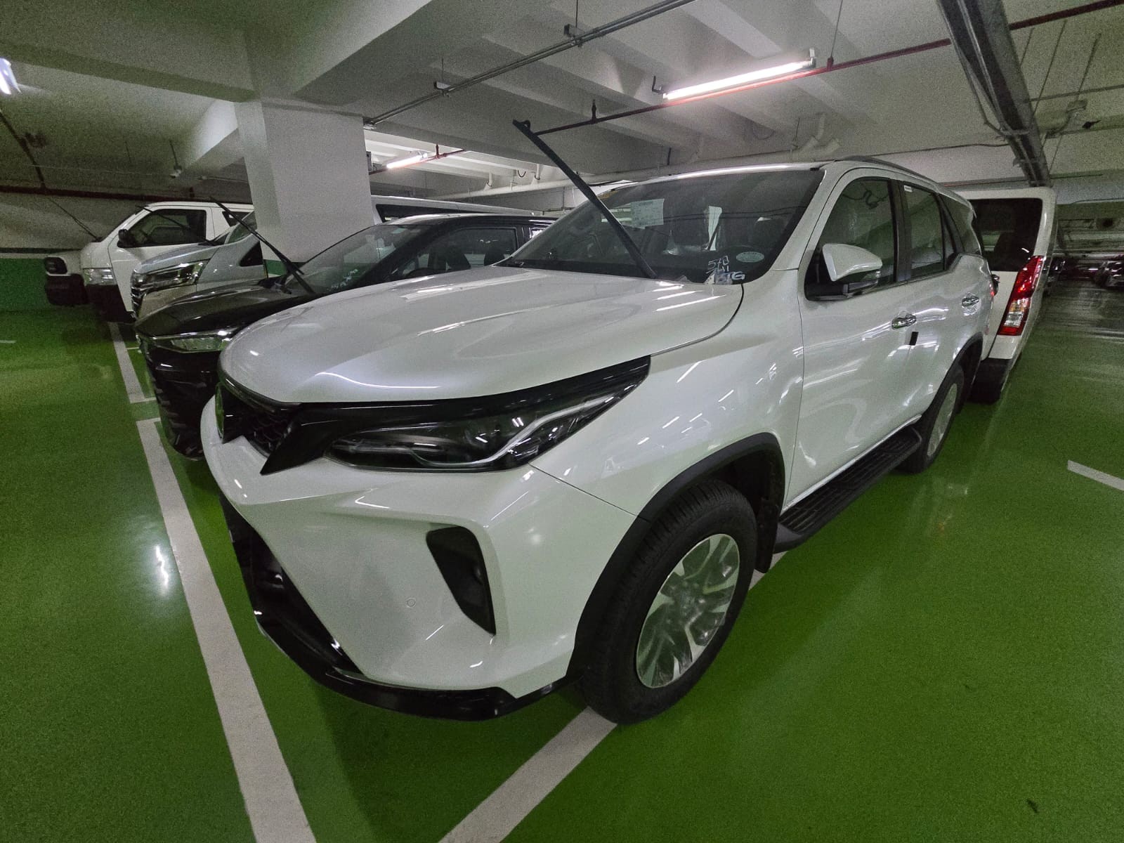2027 TOYOTA FORTUNER SUV LTD 2.8 2WD AT White (A-1133) image 2