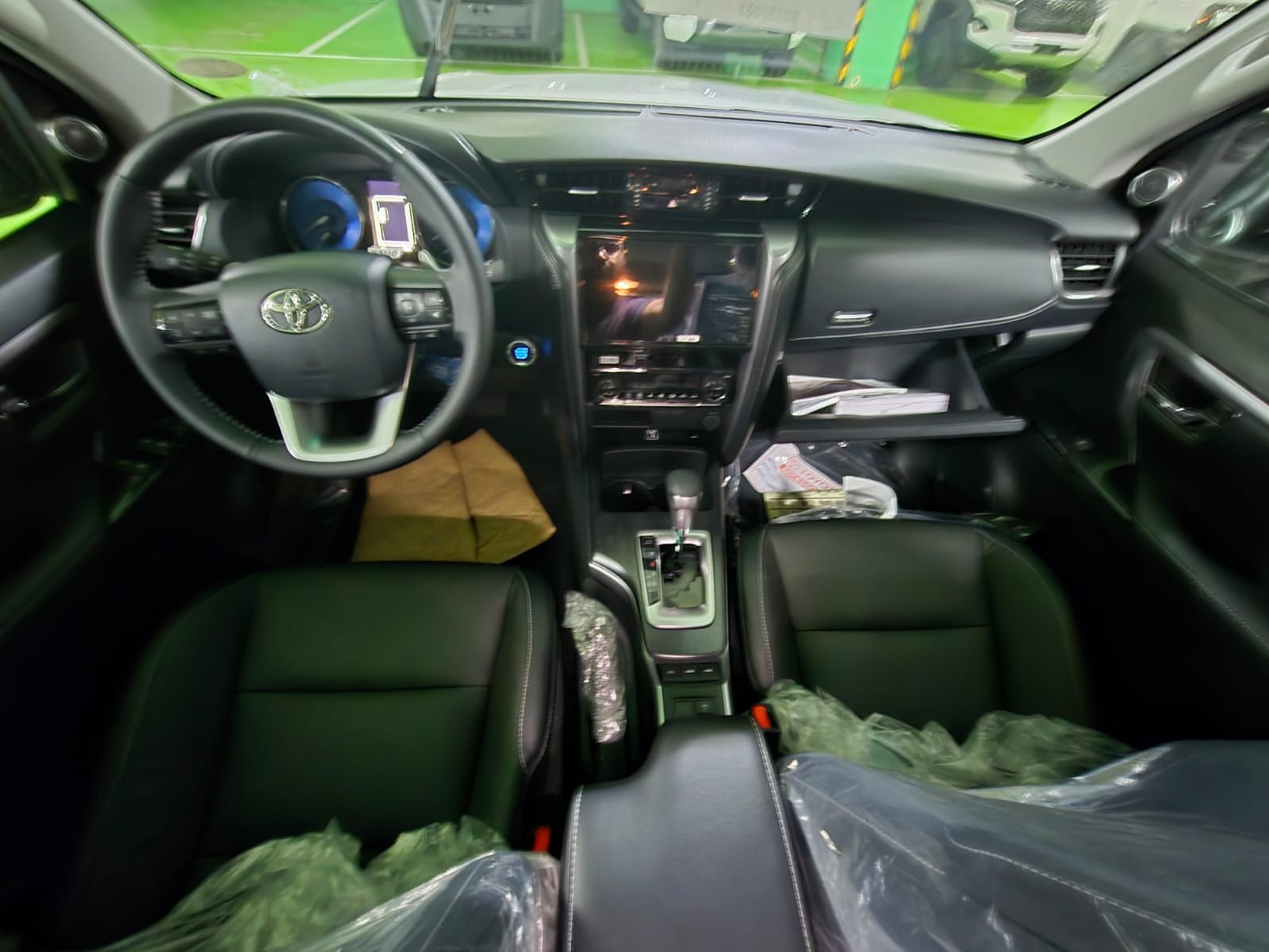 2027 TOYOTA FORTUNER SUV LTD 2.8 2WD AT White (A-1133) image 21