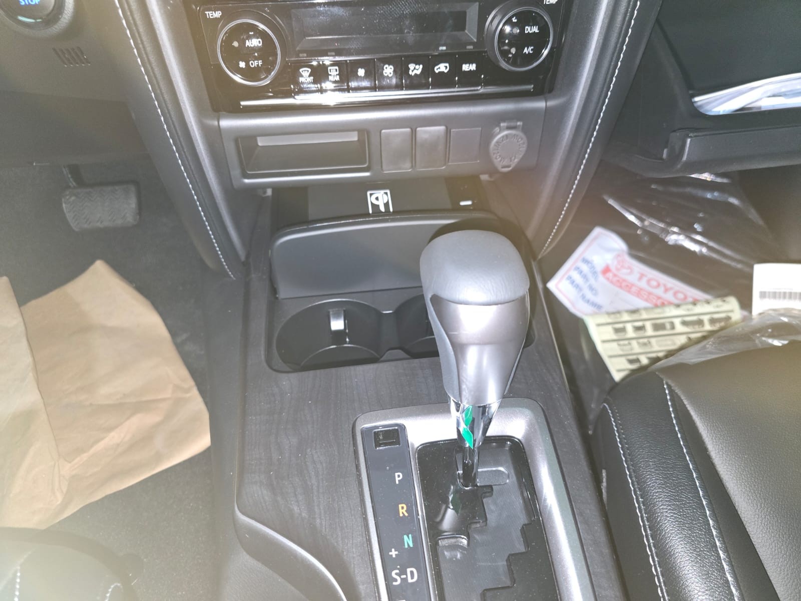 2027 TOYOTA FORTUNER SUV LTD 2.8 2WD AT White (A-1133) image 27