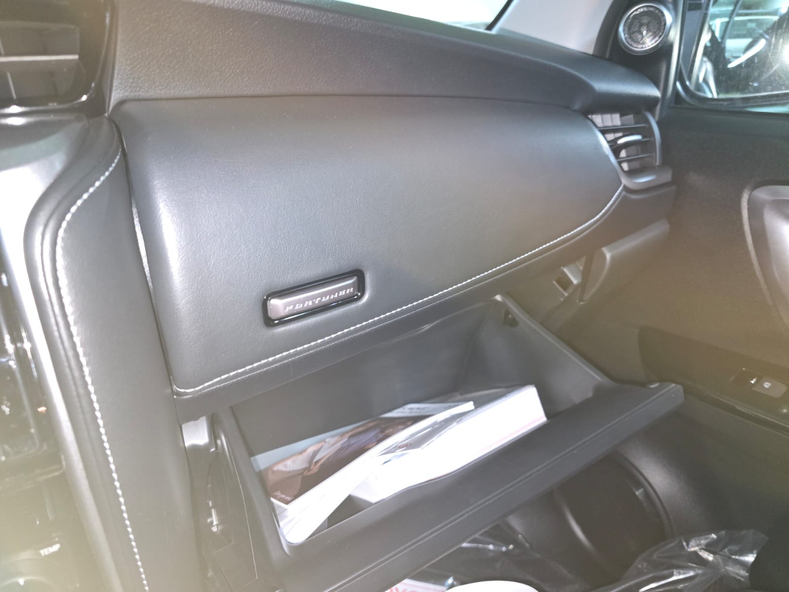 2027 TOYOTA FORTUNER SUV LTD 2.8 2WD AT White (A-1133) image 30