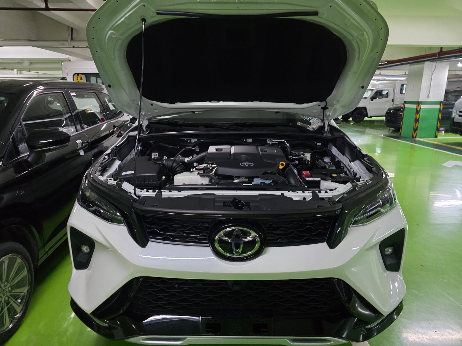 2027 TOYOTA FORTUNER SUV LTD 2.8 2WD AT White (A-1133) image 41