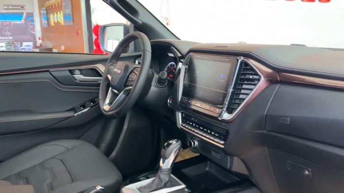 2027 ISUZU D-MAX DOUBLE CAB LS-E 3.0 4WD AT Orange image 13