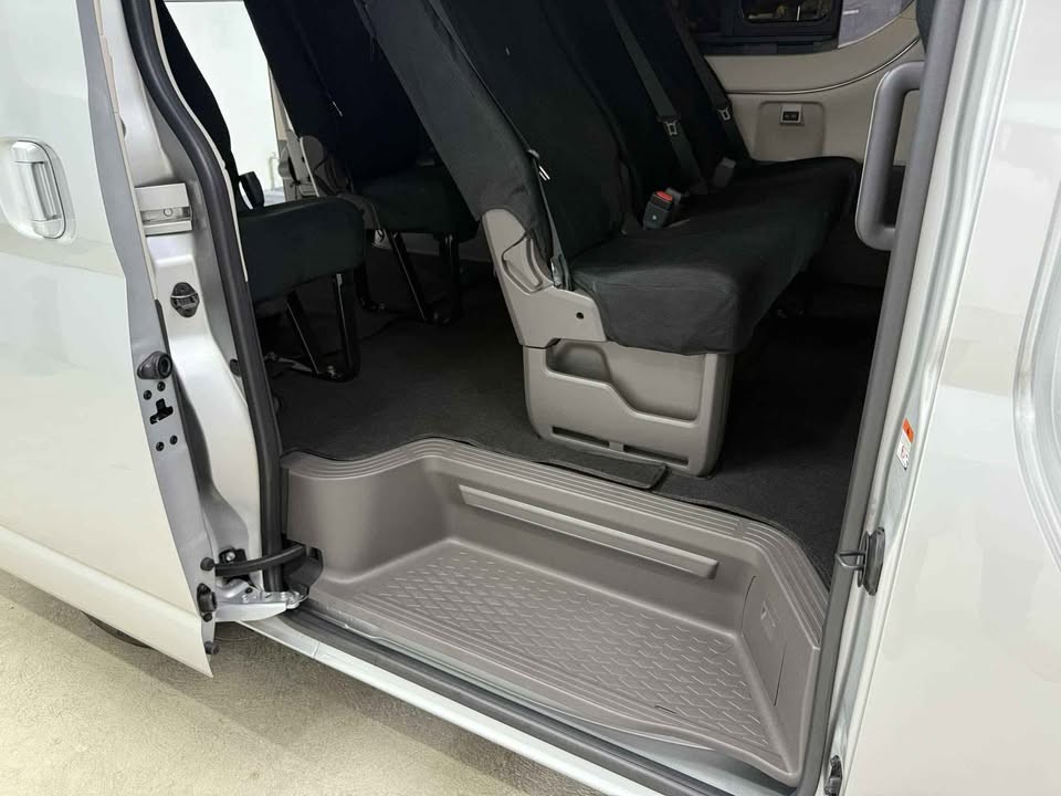 2027 TOYOTA GL GRANDIA VAN 2.8 2WD AT Silver image 11