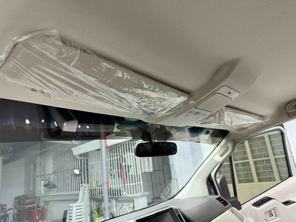2027 TOYOTA GL GRANDIA VAN 2.8 2WD AT Silver image 17