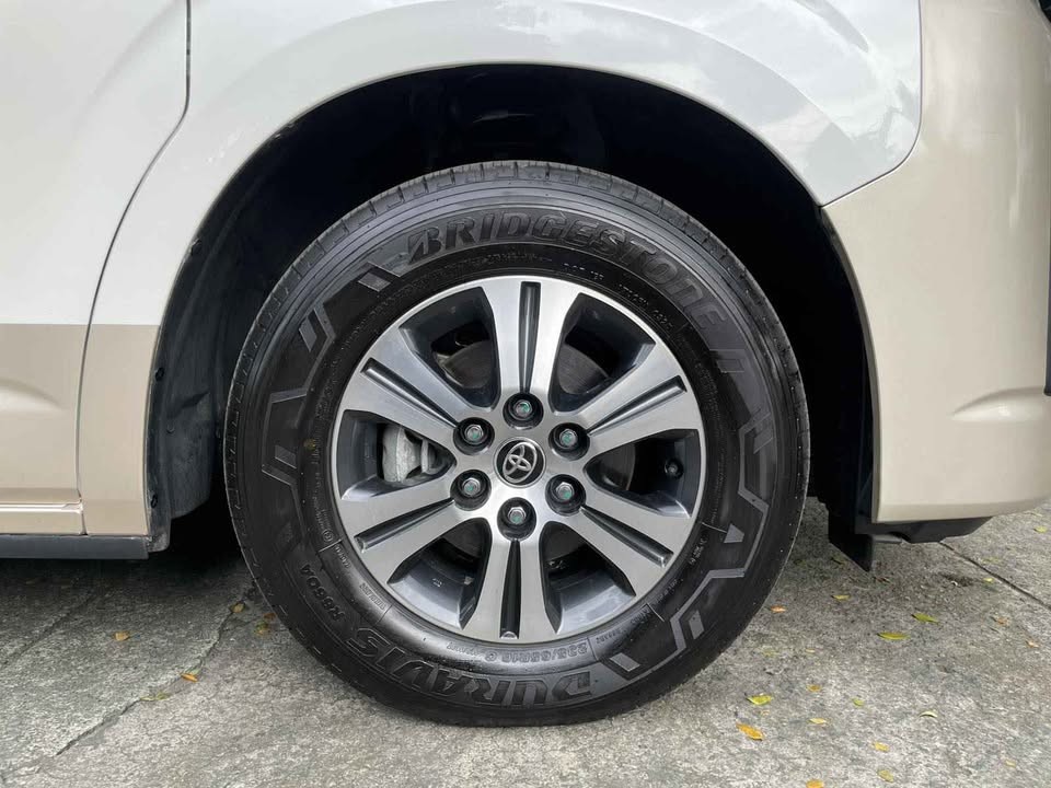 2027 TOYOTA GL GRANDIA VAN 2.8 2WD AT White image 5