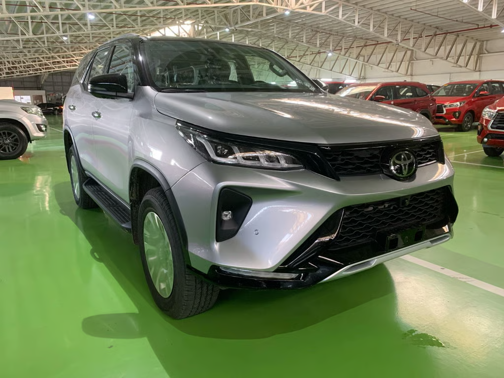 2027 TOYOTA FORTUNER SUV LTD 2.8 4WD AT Silver