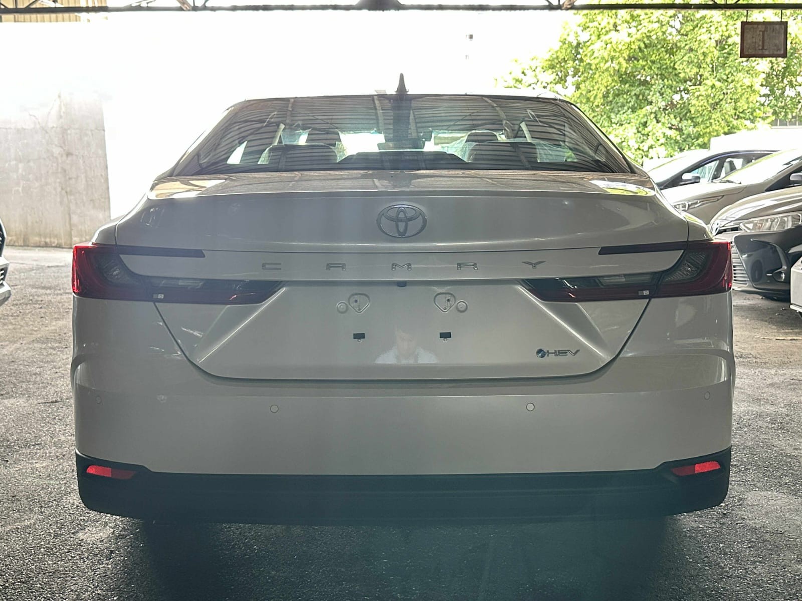 2027 TOYOTA CAMRY SEDAN V 2.5 2WD CVT White image 4
