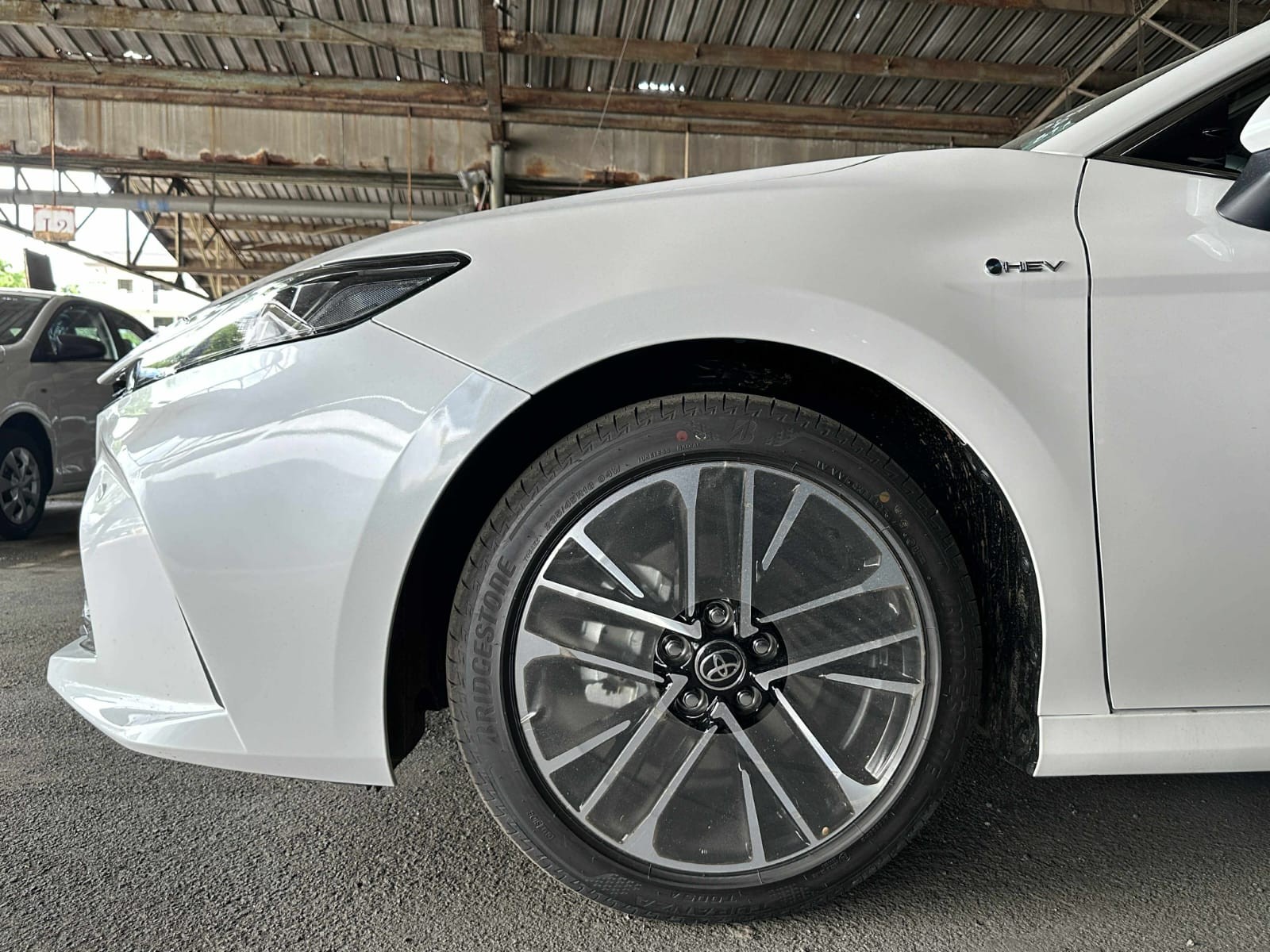 2027 TOYOTA CAMRY SEDAN V 2.5 2WD CVT White image 9