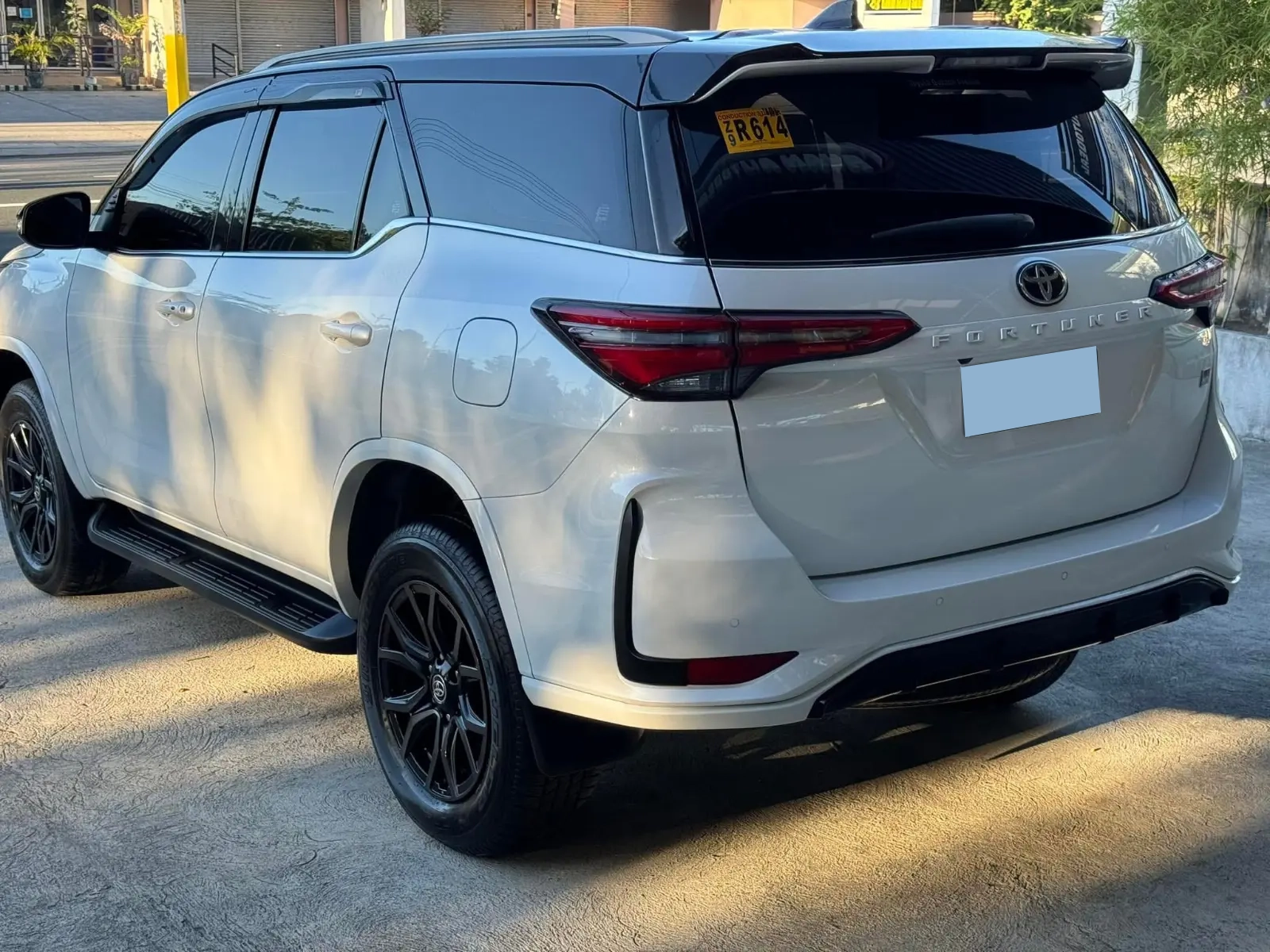 2027 TOYOTA FORTUNER SUV GR-S 2.8 4WD AT White image 2