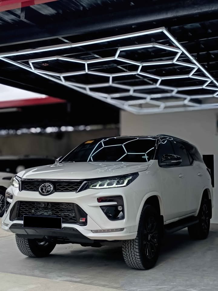 2027 TOYOTA FORTUNER SUV GR-S 2.8 4WD AT White (A-961)