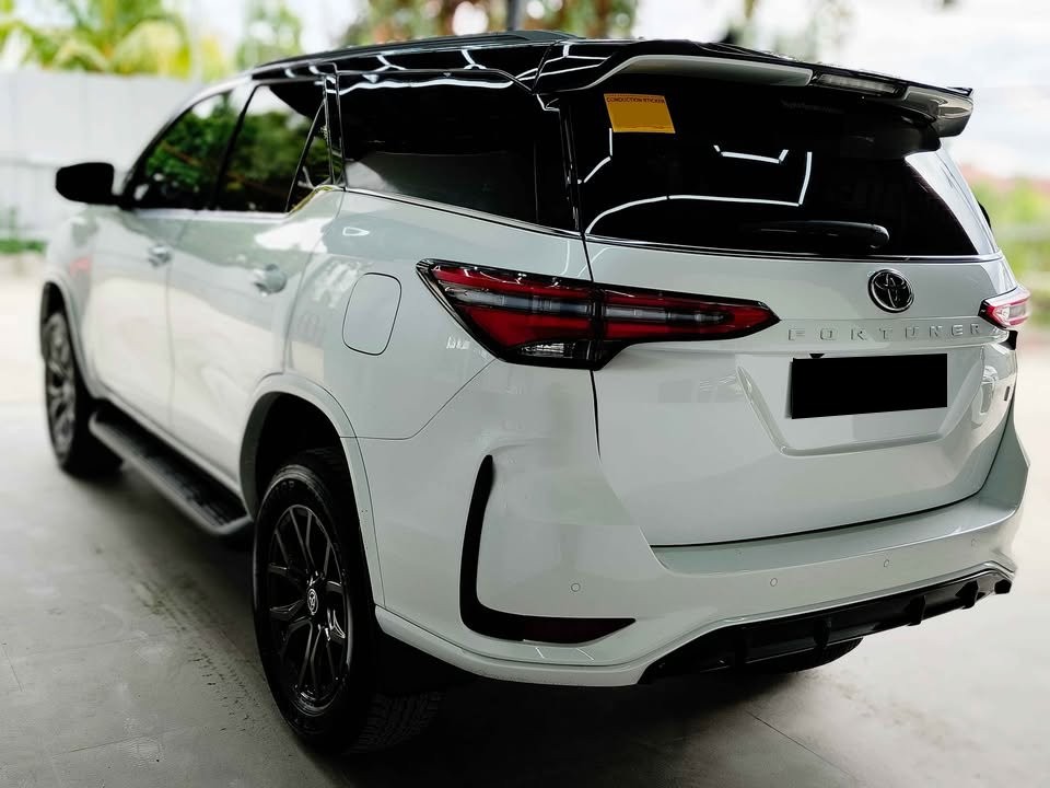 2027 TOYOTA FORTUNER SUV GR-S 2.8 4WD AT White (A-961) image 2