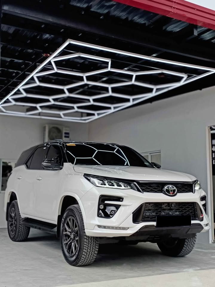 2027 TOYOTA FORTUNER SUV GR-S 2.8 4WD AT White (A-961) image 5