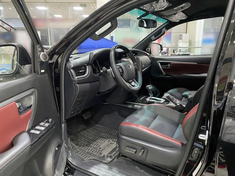 2027 TOYOTA FORTUNER SUV LEGENDER 2.7 2WD AT Black image 8