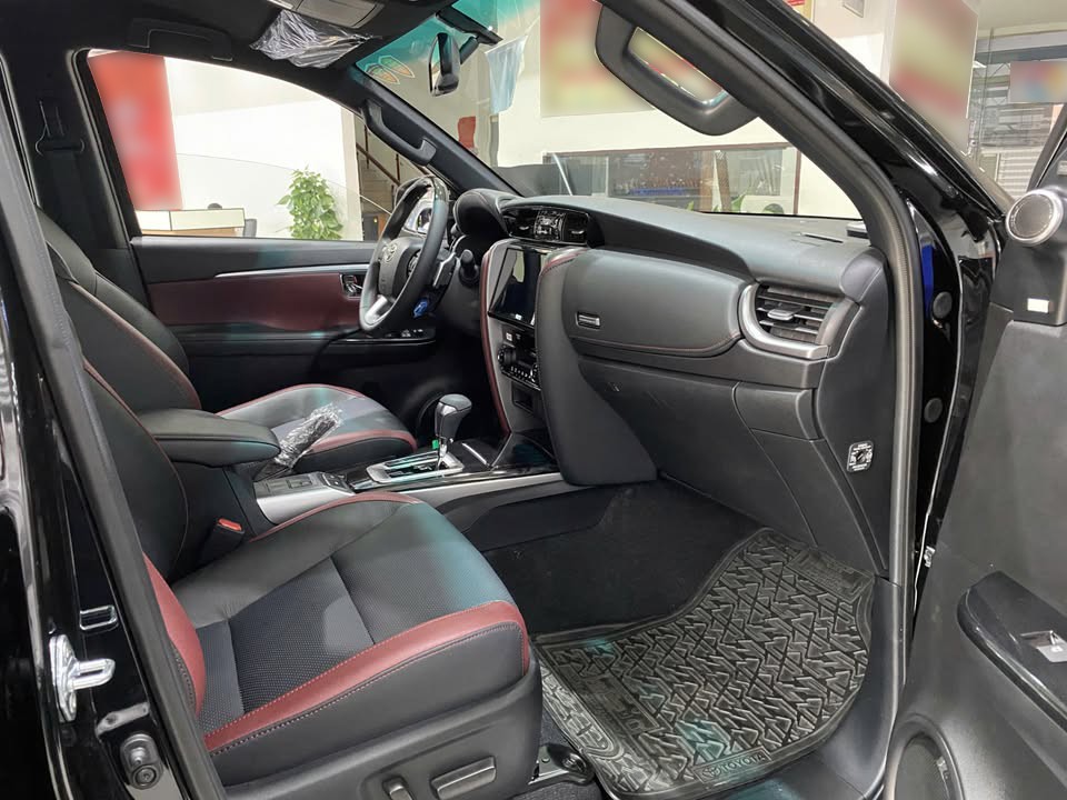 2027 TOYOTA FORTUNER SUV LEGENDER 2.7 2WD AT Black image 10