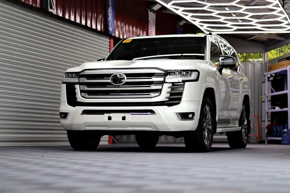 2027 TOYOTA LAND CRUISER SUV ZX 3.3 4WD AT White (A-757) image 2