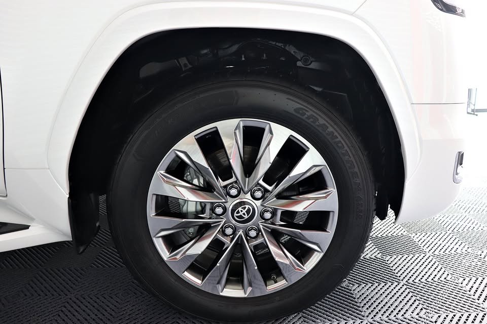 2027 TOYOTA LAND CRUISER SUV ZX 3.3 4WD AT White (A-757) image 11