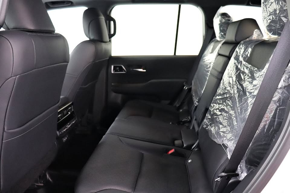2027 TOYOTA LAND CRUISER SUV ZX 3.3 4WD AT White (A-757) image 12