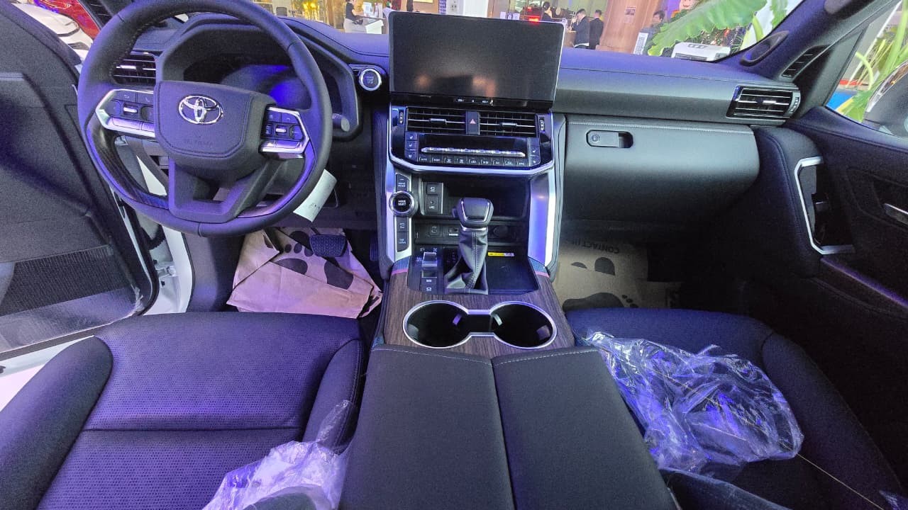 2027 TOYOTA LAND CRUISER SUV ZX 3.3 4WD AT White (Z-911) image 19