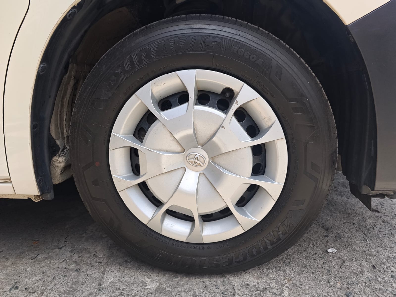 2022 TOYOTA HIACE VAN COMMUTER DELUXE 2.8 2WD MT White image 19