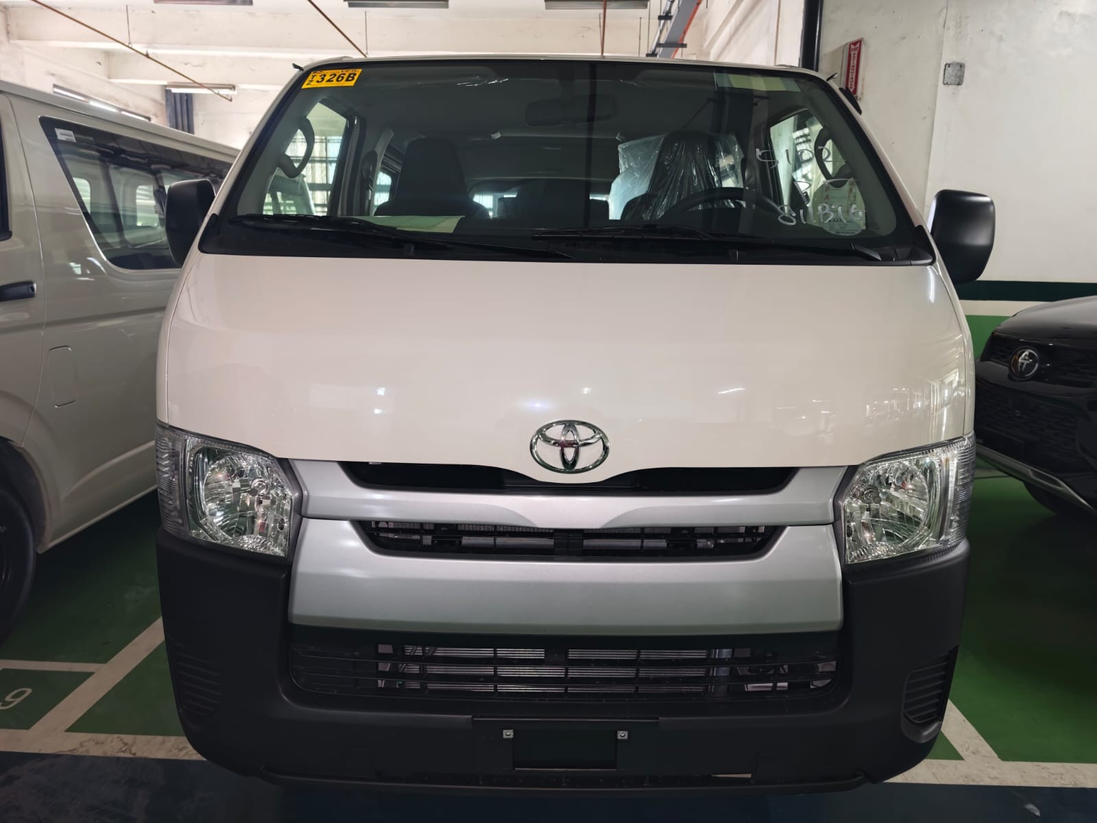 2027 TOYOTA HIACE VAN COMMUTER 3.0 2WD MT White image 8