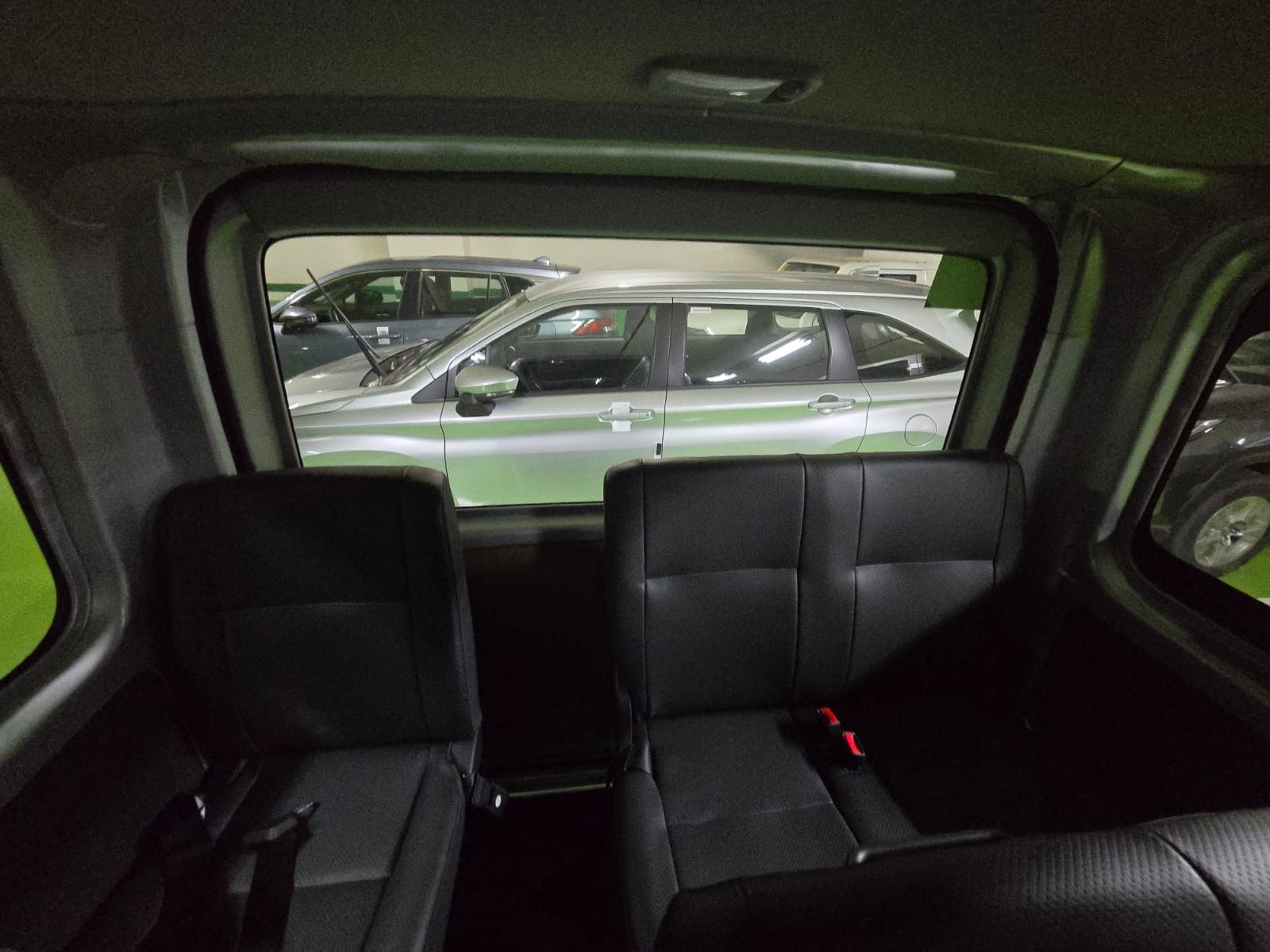 2027 TOYOTA HIACE VAN COMMUTER 3.0 2WD MT Silver image 21