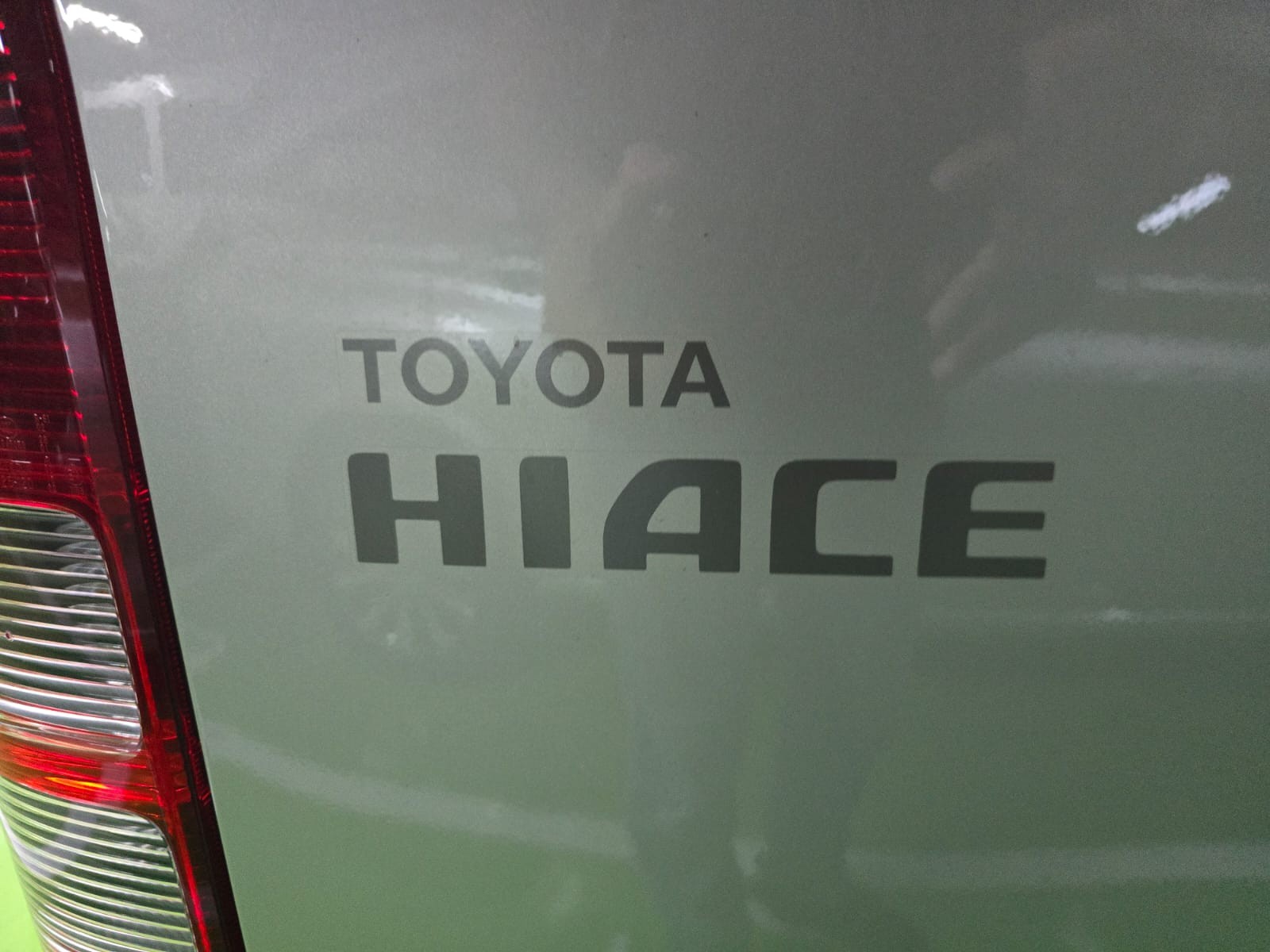 2027 TOYOTA HIACE VAN COMMUTER 3.0 2WD MT Silver image 38