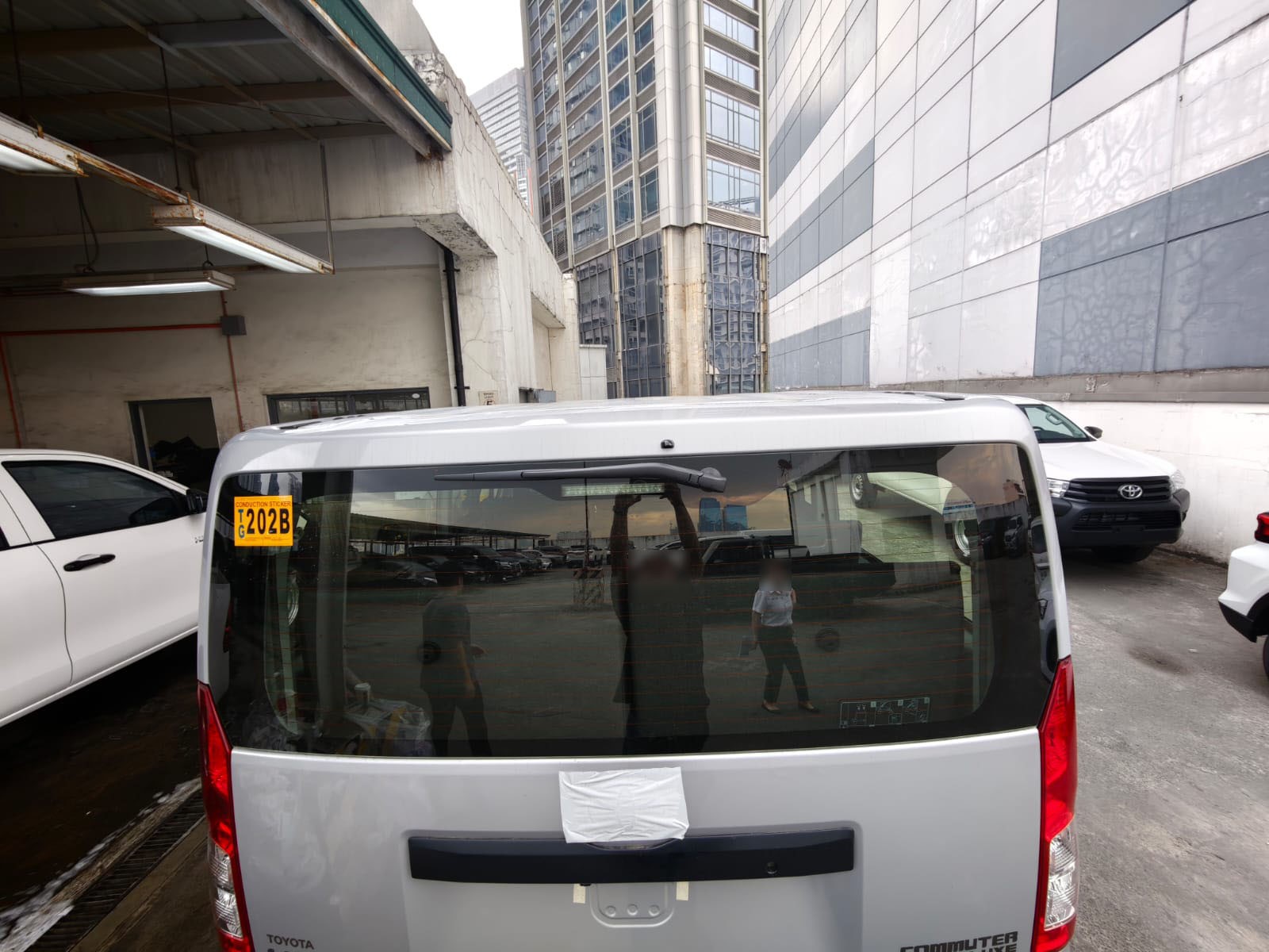 2027 TOYOTA HIACE VAN COMMUTER DELUXE 2.8 2WD MT White image 7