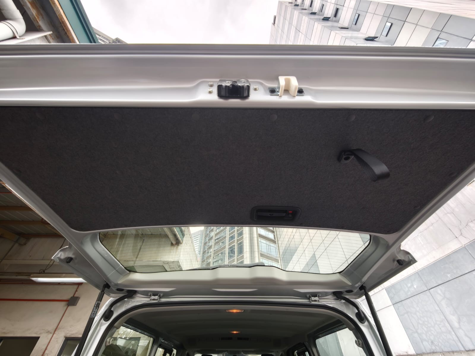 2027 TOYOTA HIACE VAN COMMUTER DELUXE 2.8 2WD MT White image 24