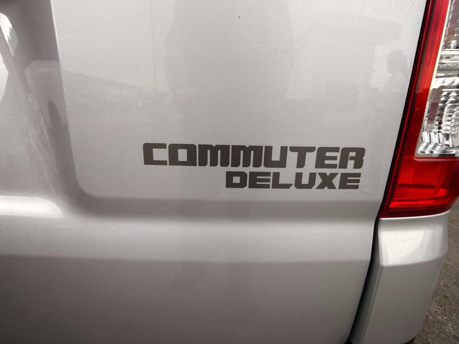 2027 TOYOTA HIACE VAN COMMUTER DELUXE 2.8 2WD MT White image 42