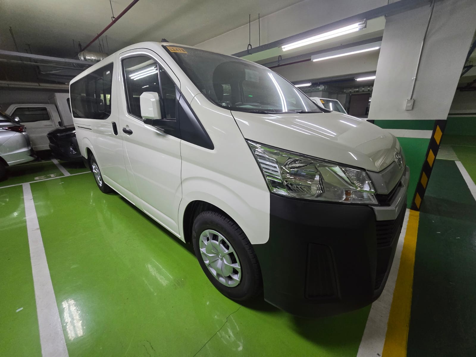 2027 TOYOTA HIACE VAN COMMUTER DELUXE 2.8 2WD MT White image 10