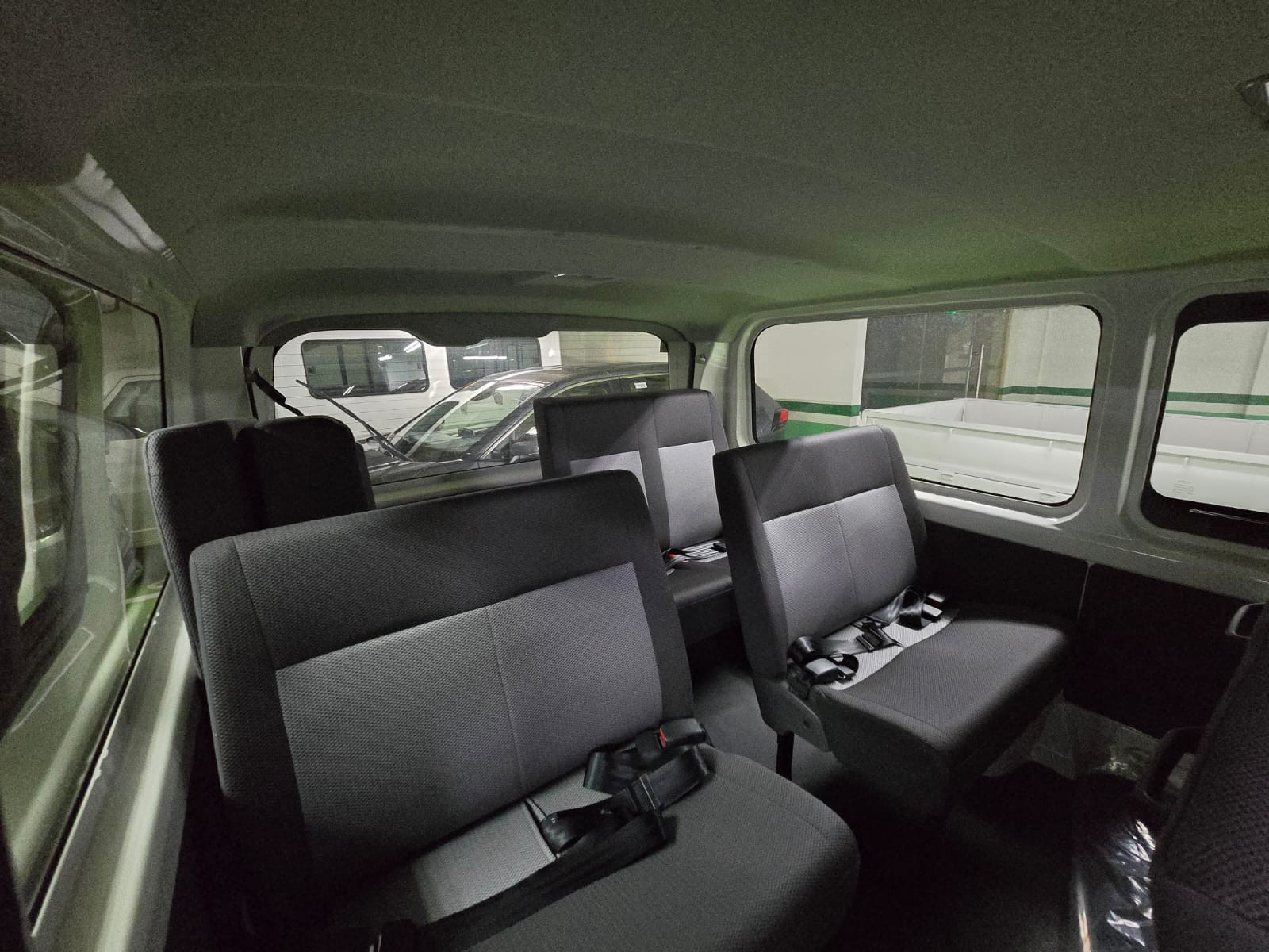 2027 TOYOTA HIACE VAN COMMUTER DELUXE 2.8 2WD MT White image 20