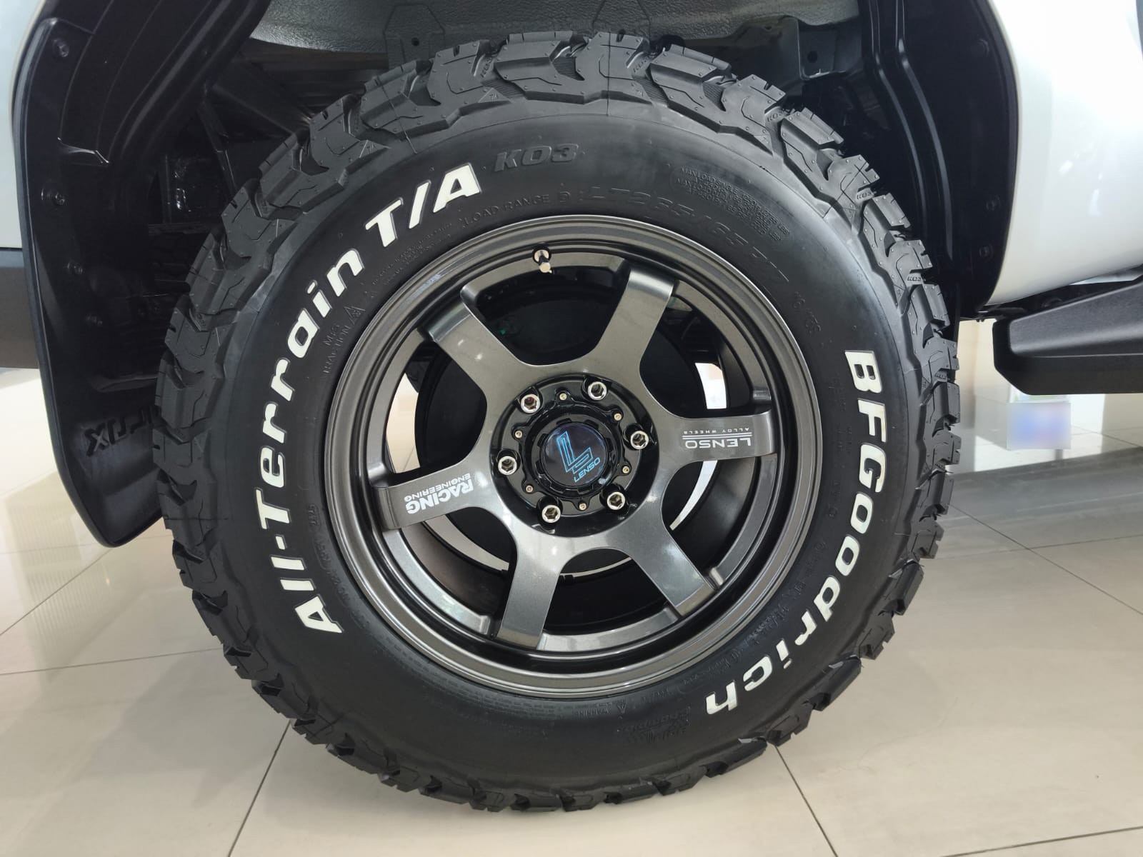2026 TOYOTA HILUX DOUBLE CAB E 2.8 2WD AT White image 13