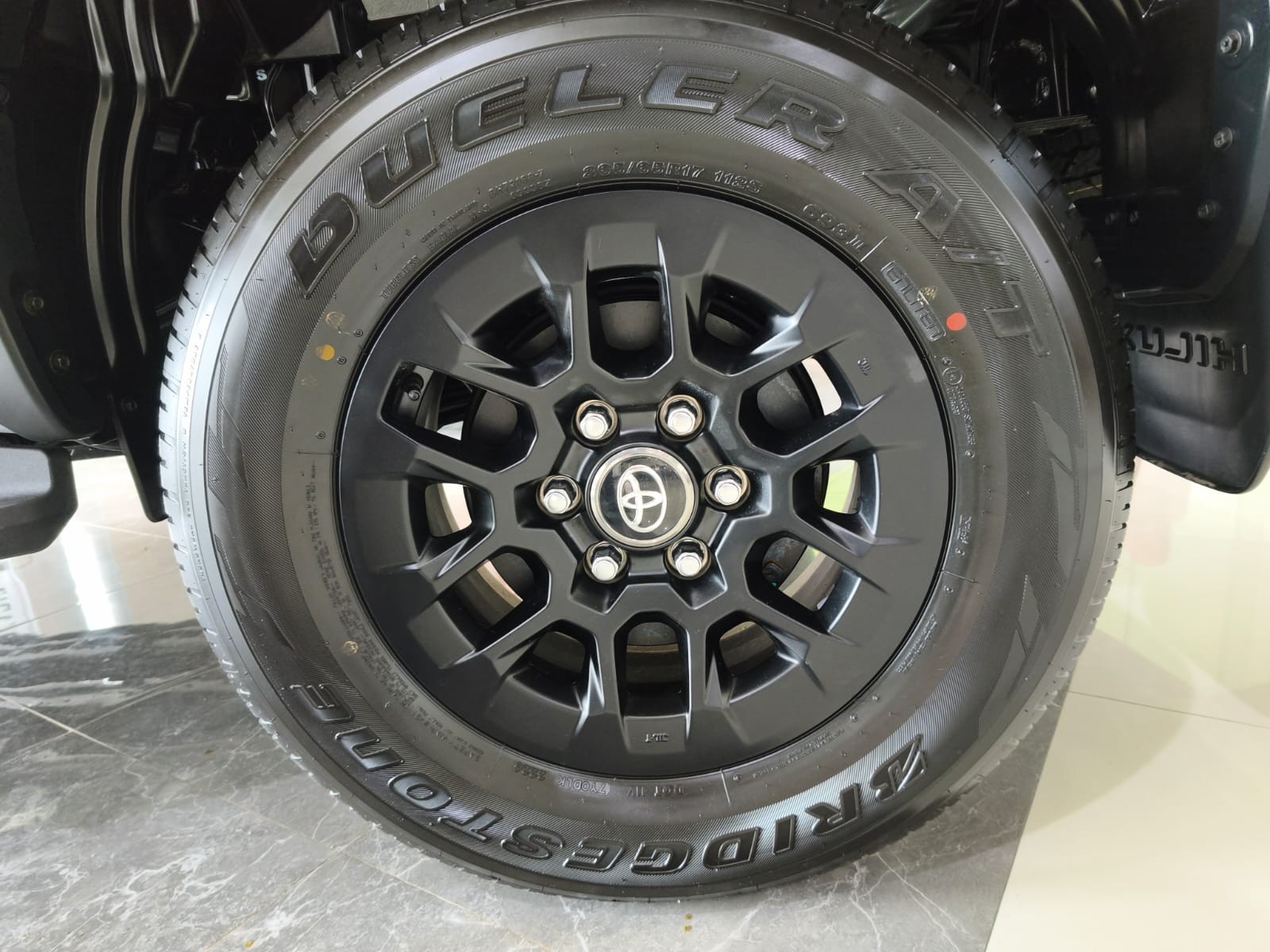 2026 TOYOTA HILUX DOUBLE CAB G 2.8 2WD AT Silver image 12