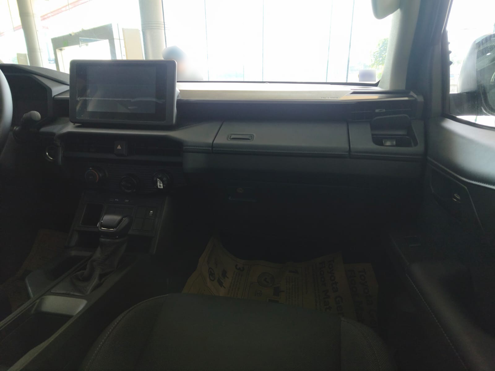 2026 TOYOTA HILUX DOUBLE CAB G 2.8 2WD AT Silver image 26