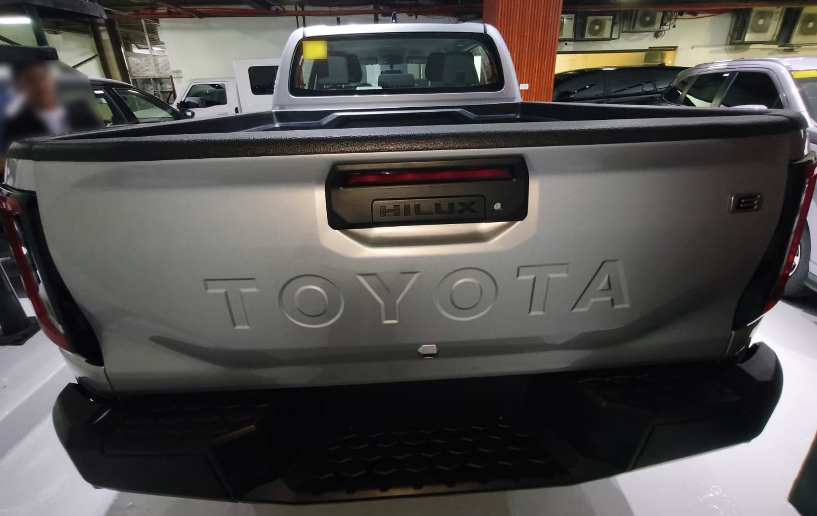 2026 TOYOTA HILUX DOUBLE CAB E 2.8 4WD MT Silver image 5