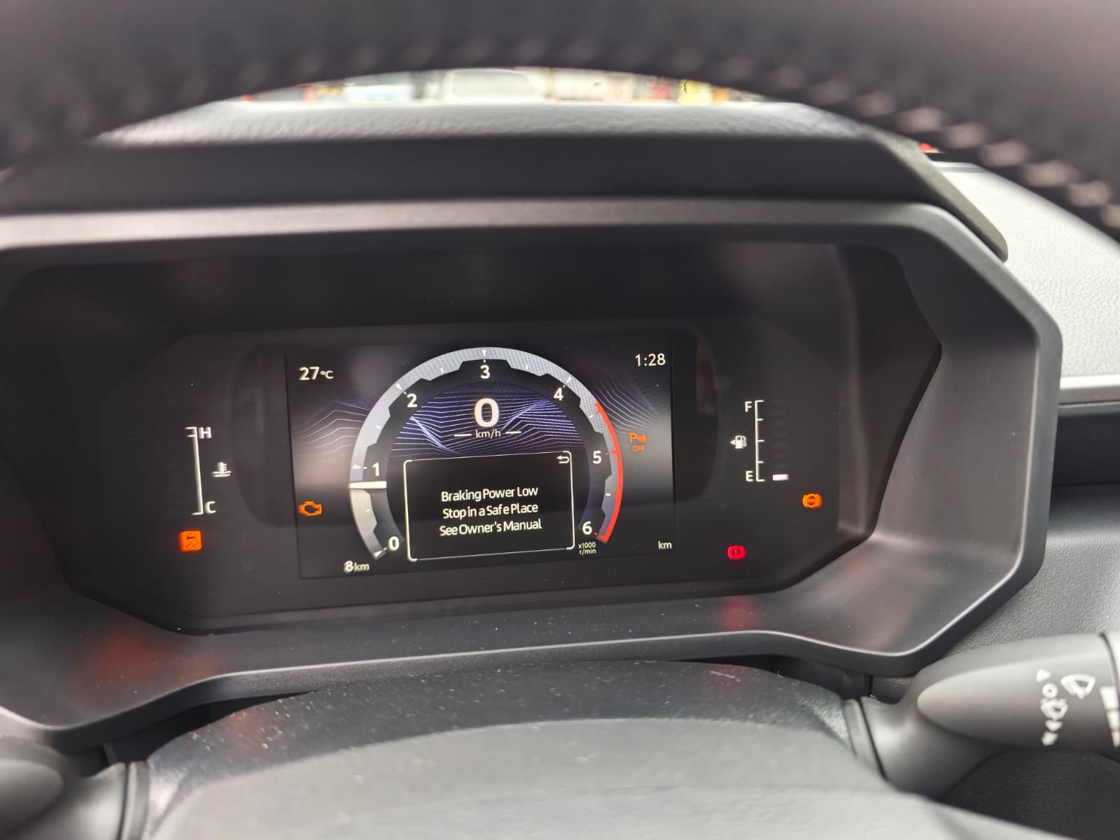 2026 TOYOTA HILUX DOUBLE CAB E 2.8 4WD Manual Transmission Silver image 24