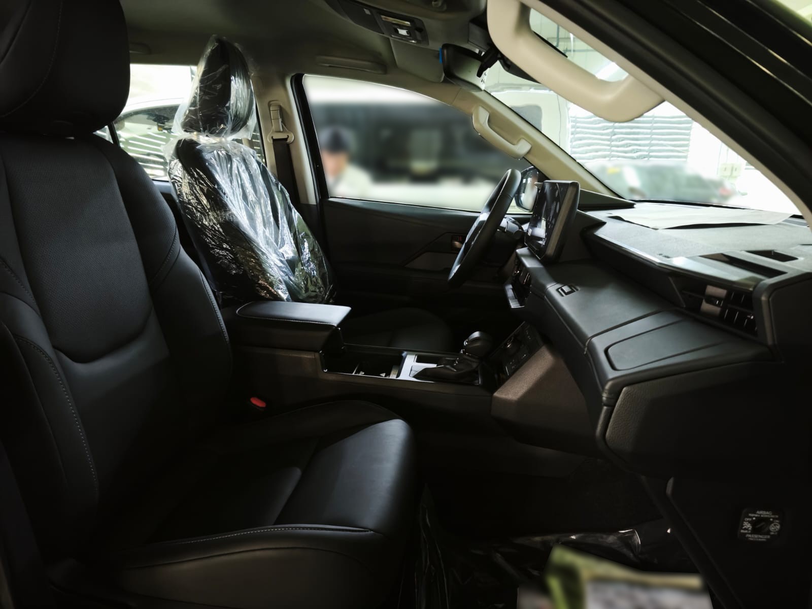2026 TOYOTA HILUX DOUBLE CAB CONQUEST 2.8 4WD AT Black image 21