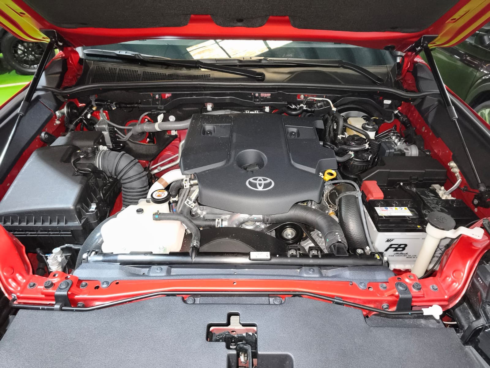 2026 TOYOTA HILUX DOUBLE CAB CONQUEST 2.8 4WD AT Red image 32
