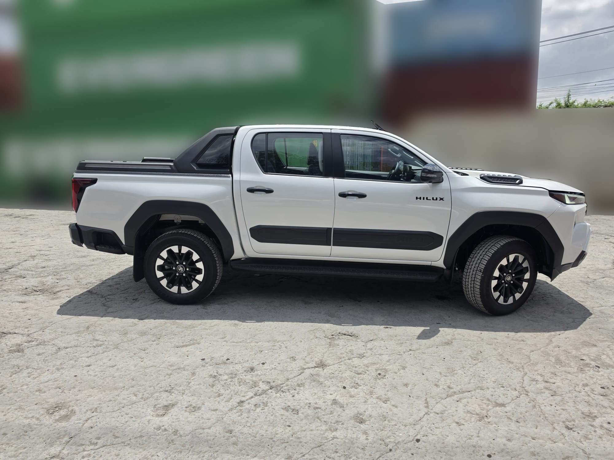 2026 TOYOTA HILUX DOUBLE CAB TRAILHUNTER 2.8 4WD AT White image 6
