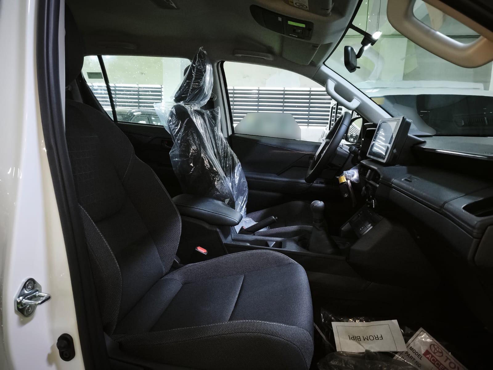 2026 TOYOTA HILUX DOUBLE CAB E 2.8 4WD MT White image 23
