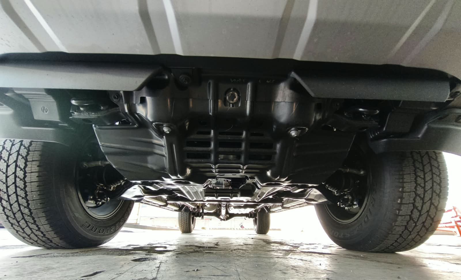 2026 TOYOTA HILUX DOUBLE CAB E 2.8 4WD MT Silver image 14