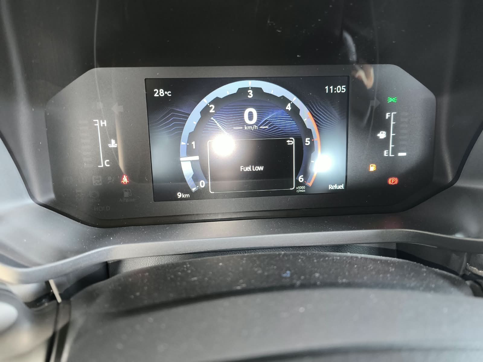 2026 TOYOTA HILUX DOUBLE CAB E 2.8 4WD MT Silver image 23
