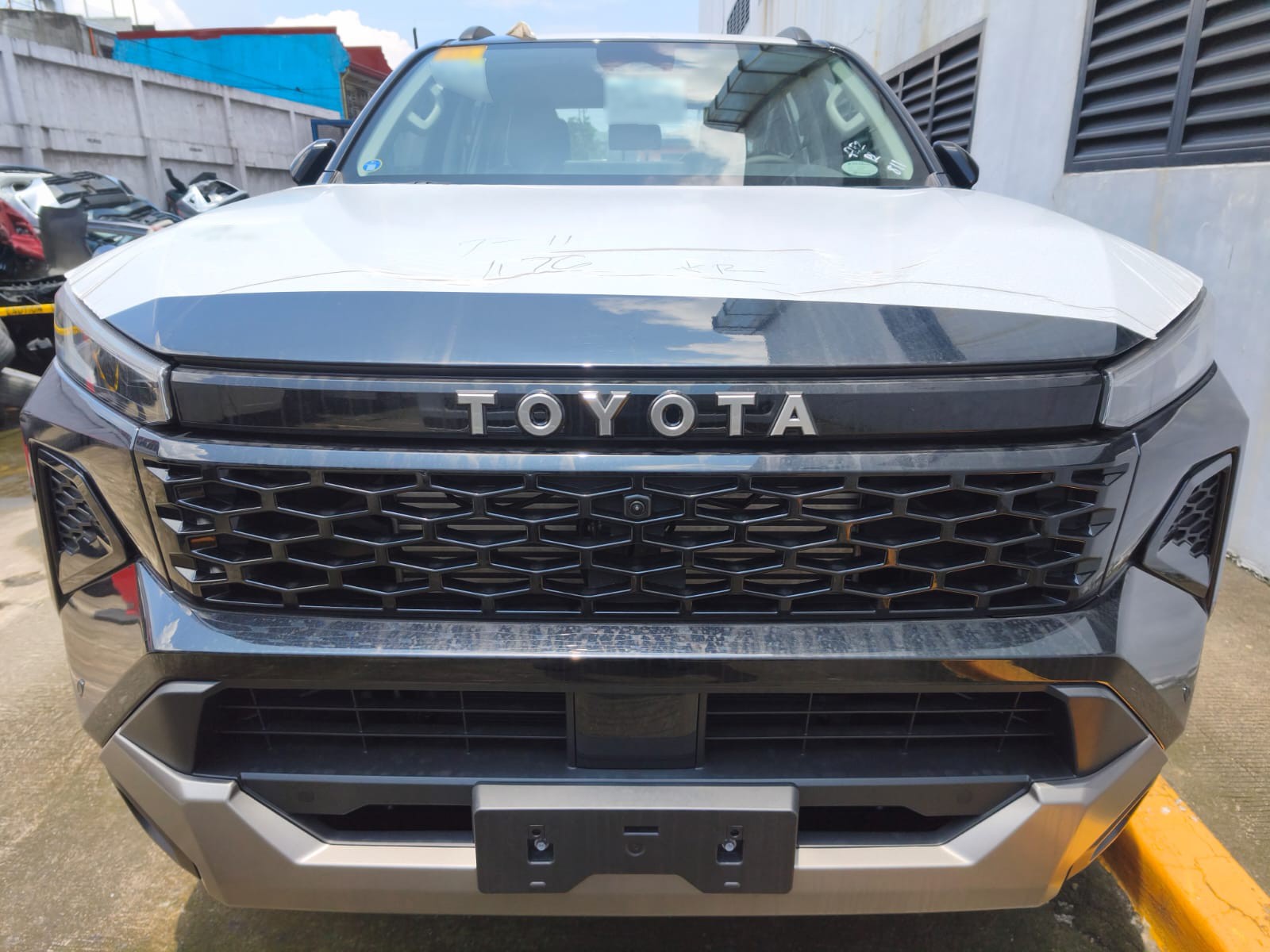 2026 TOYOTA HILUX DOUBLE CAB CONQUEST 2.8 2WD AT Black image 8