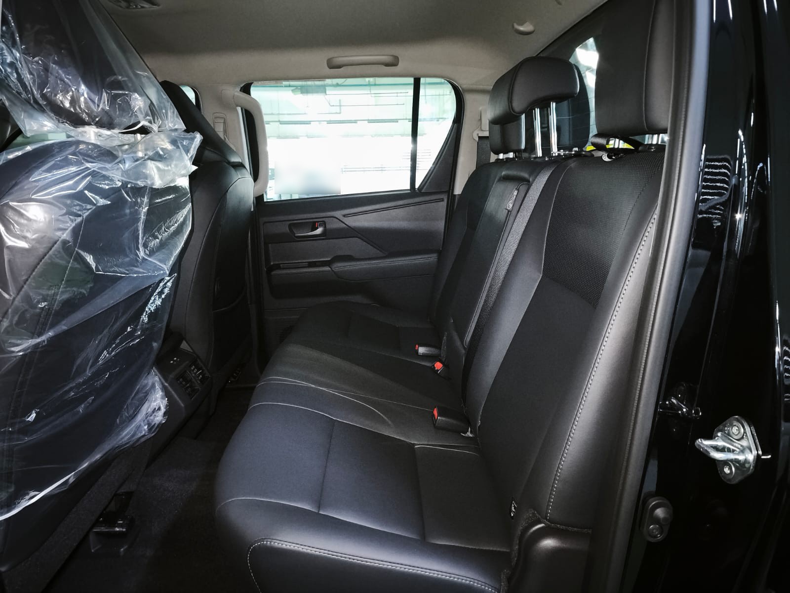2026 TOYOTA HILUX DOUBLE CAB CONQUEST 2.8 4WD AT Black image 21