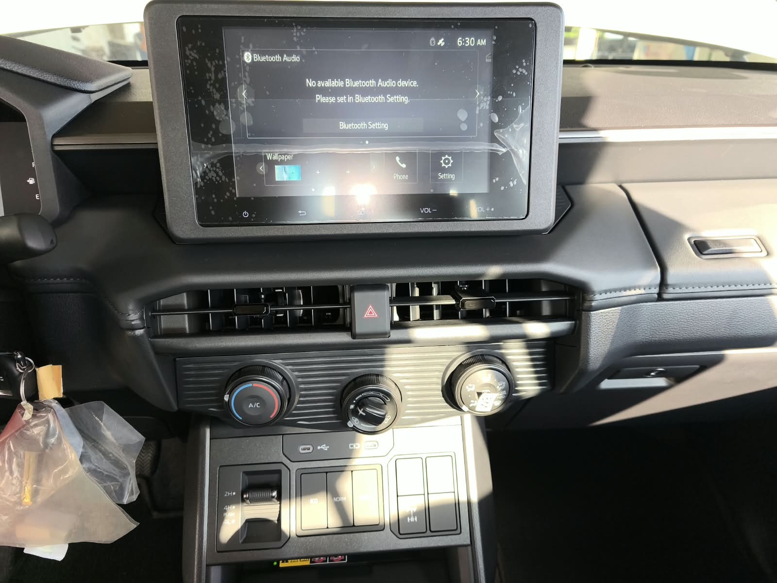 2026 TOYOTA HILUX DOUBLE CAB E 2.8 4WD Manual Transmission Silver image 24