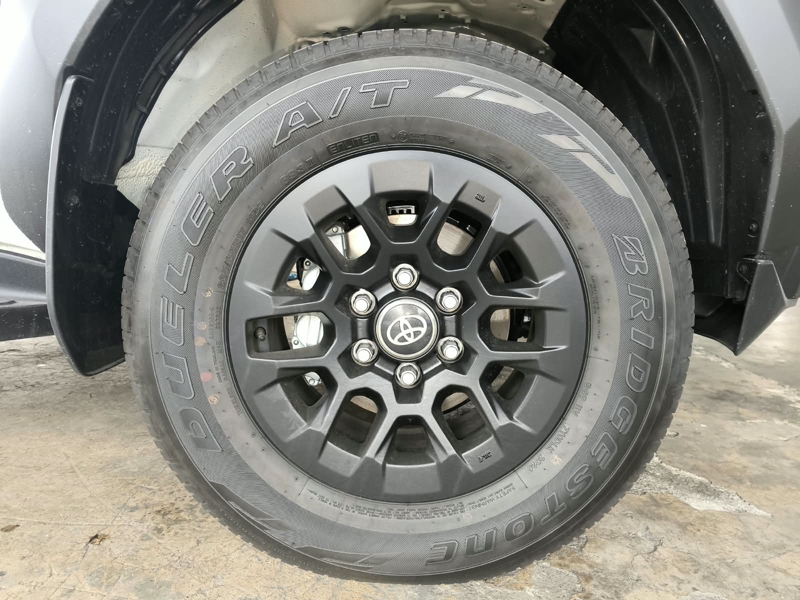 2026 TOYOTA HILUX DOUBLE CAB E 2.8 4WD Manual Transmission White image 10